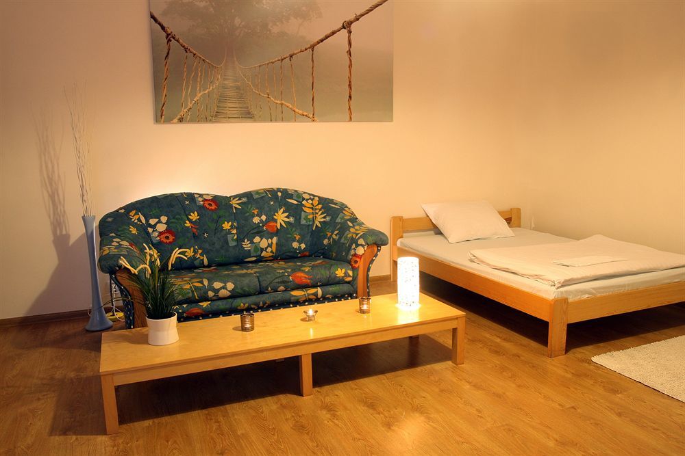 Frolic Goats Hostel Poznań Esterno foto