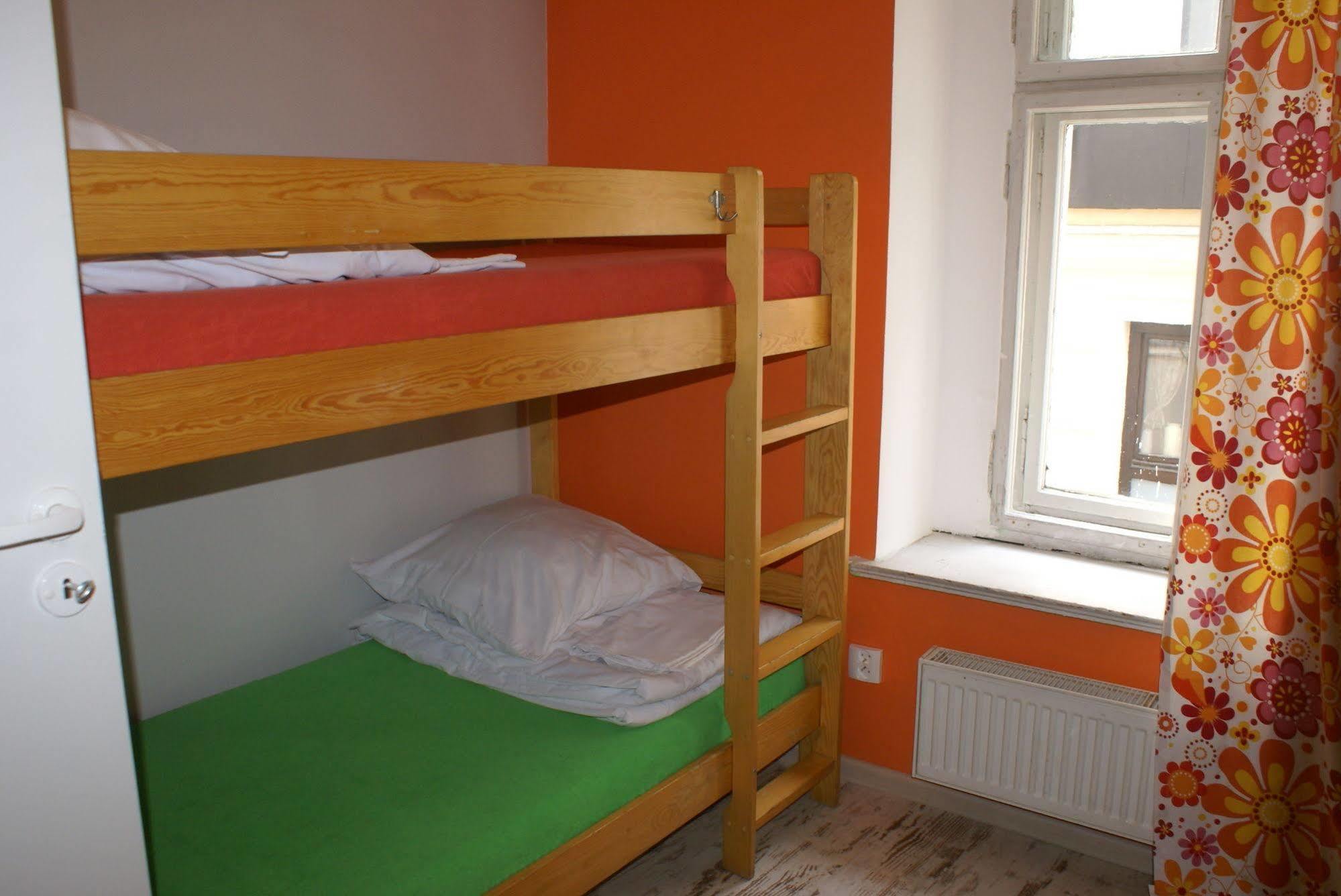 Frolic Goats Hostel Poznań Esterno foto