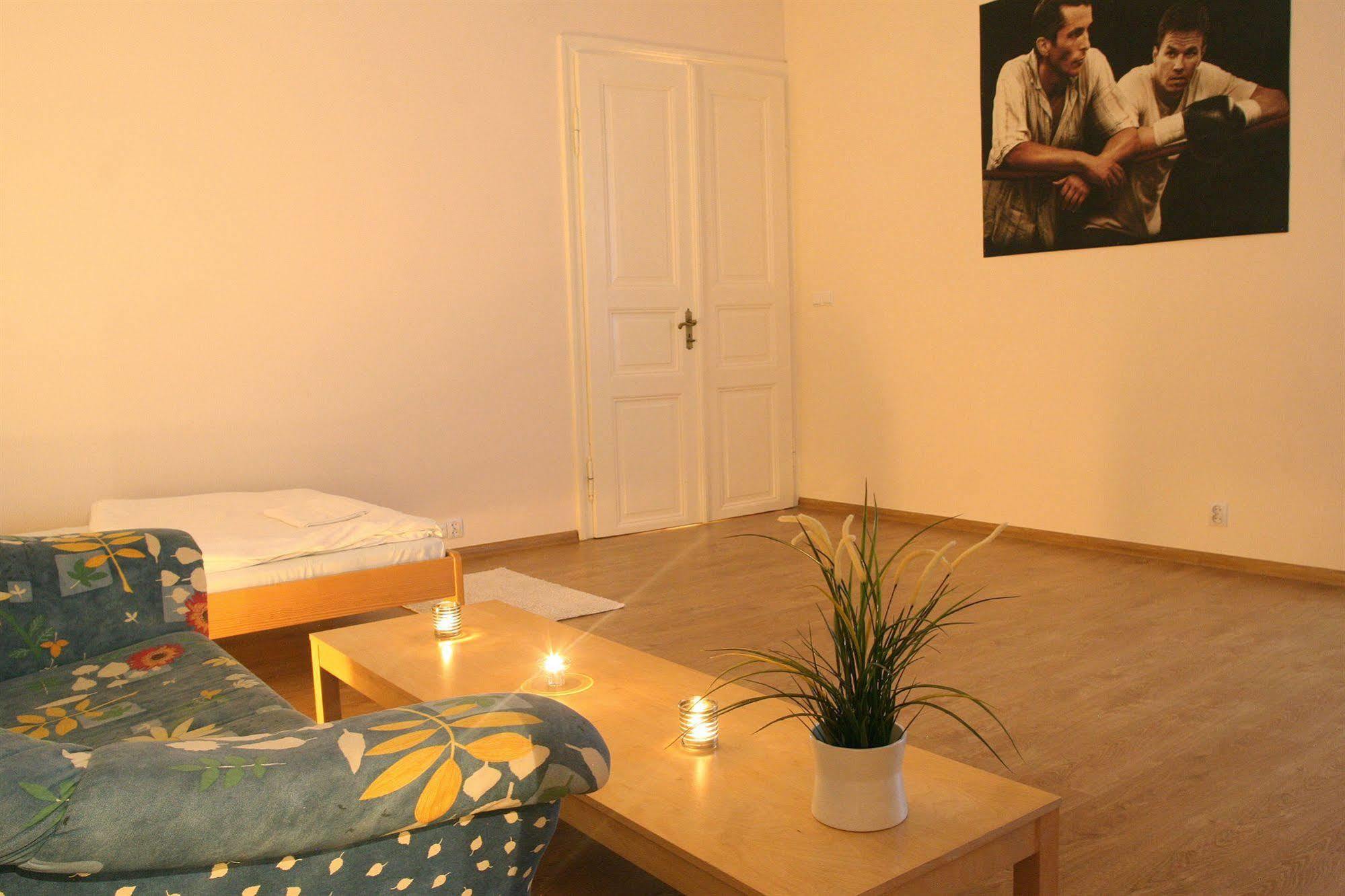 Frolic Goats Hostel Poznań Esterno foto