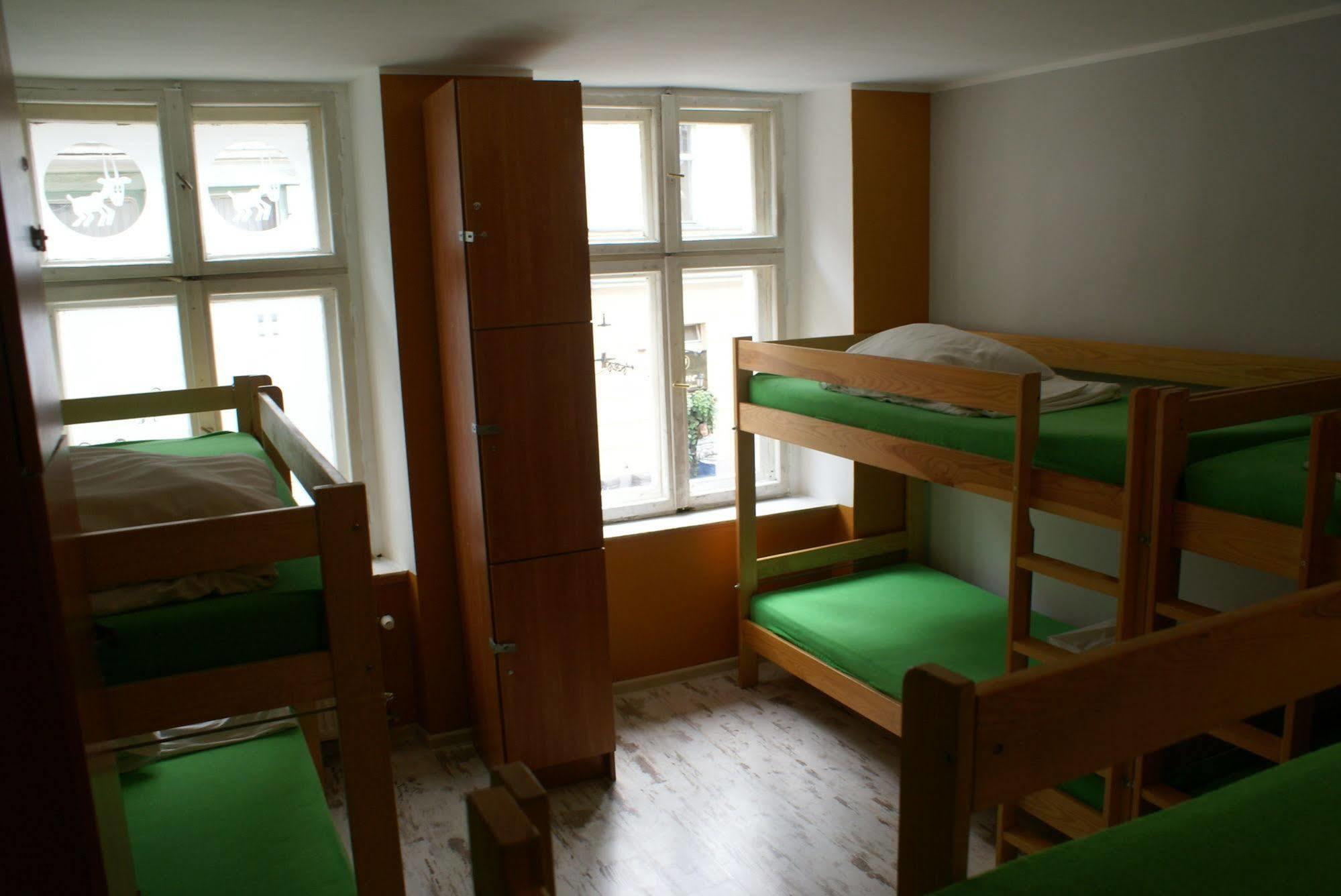 Frolic Goats Hostel Poznań Esterno foto